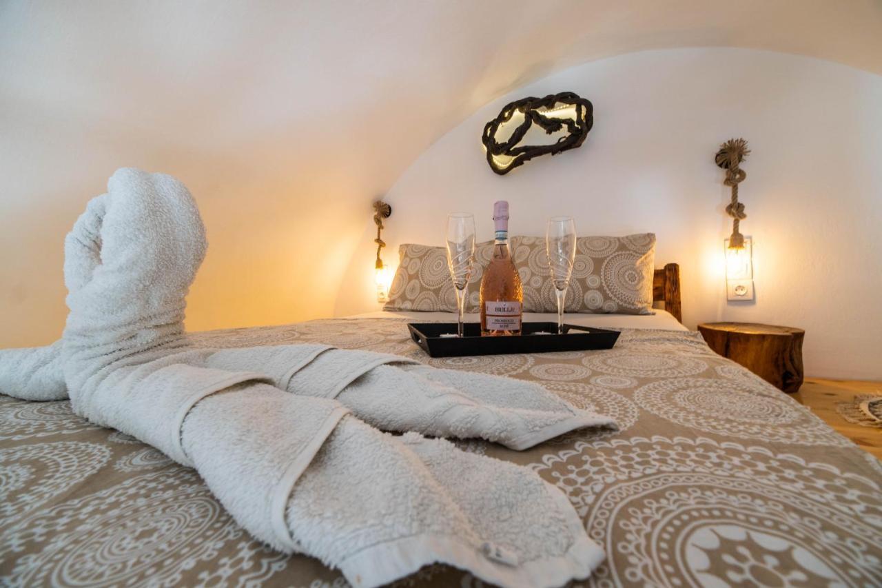 Asera Suites - Prive Jacuzzi Kamari  Exterior photo